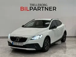 Vit Begagnad 2016 Volvo V40 CC Momentum Kombi | 169 900 kr (Marknadspris)