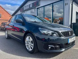 Mörkgrå (grå) Begagnad 2018 Peugeot 308 Active Halvkombi | 139 000 kr (Marknadspris)