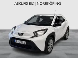 Vit Begagnad 2022 Toyota Aygo Play Halvkombi | 150 000 kr (Bra pris)