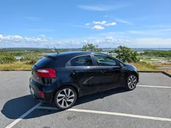 Svart Begagnad 2016 Kia Rio Halvkombi | 88 000 kr (Bra pris)