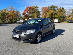Grå Begagnad 2007 Toyota Auris Halvkombi | 31 000 kr (Bra pris)