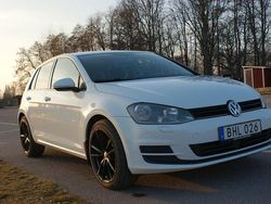 Vit Begagnad 2014 VW Golf VII Halvkombi | 109 000 kr (Lite dyr)
