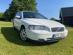 Vit Begagnad 2005 Volvo V70 Kinetic Kombi | 20 000 kr (Marknadspris)