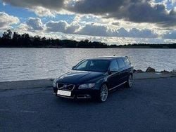 Svart Begagnad 2011 Volvo V70 R-Design Kombi | 65 000 kr (Bra pris)