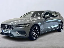 Grå Begagnad 2024 Volvo V60 Plus Kombi | 509 900 kr (Marknadspris)
