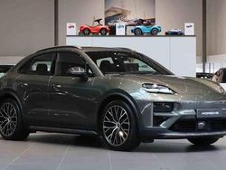 Grå Begagnad 2024 Porsche Macan Turbo SUV | 1 195 000 kr