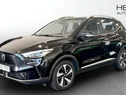 Svart (black) Begagnad 2022 MG ZS Luxury Sedan | 249 900 kr (Bra pris)