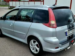 Ljusgrå (silver) Begagnad 2006 Peugeot 206 Kombi | 29 900 kr (Marknadspris)