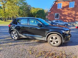 Svart Begagnad 2021 Volvo XC40 Momentum SUV | 275 000 kr (Bra pris)