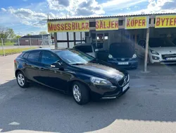 Svart Begagnad 2017 Volvo V40 Kinetic Kombi | 117 000 kr (Marknadspris)