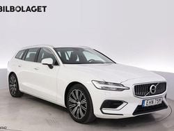 Vit Begagnad 2022 Volvo V60 Kombi | 309 800 kr (Marknadspris)