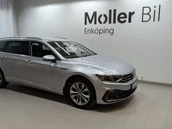 Silver (scale silver metallic) Begagnad 2023 VW Passat Business Kombi | 339 900 kr (Bra pris)