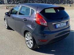 Grå Begagnad 2014 Ford Fiesta Titanium Halvkombi | 57 000 kr (Marknadspris)