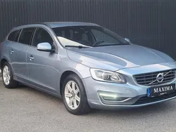 Ljusblå Begagnad 2018 Volvo V60 Momentum Kombi | 199 900 kr (Superpris)