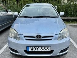 Blå Begagnad 2005 Toyota Corolla Halvkombi | 35 000 kr (Marknadspris)