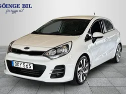 Vit Begagnad 2016 Kia Rio Halvkombi | 114 000 kr (Marknadspris)
