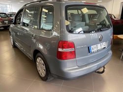 Grå Begagnad 2004 VW Touran Minibuss | 24 900 kr