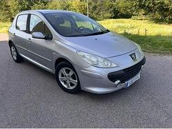 Grå Begagnad 2006 Peugeot 307 Halvkombi | 16 000 kr (Marknadspris)