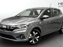 Grå (grey) Ny 2025 Dacia Sandero Expression Halvkombi | 216 200 kr (Marknadspris)