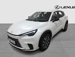 Vit Begagnad 2024 Lexus LBX SUV | 349 900 kr (Marknadspris)