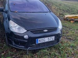 Svart Begagnad 2008 Ford S-MAX S Minibuss | 12 000 kr