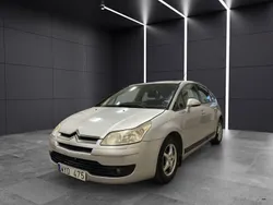 Silver Begagnad 2005 Citroën C4 Halvkombi | 24 900 kr (Marknadspris)