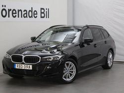 Safirsvart metallic Begagnad 2024 BMW 330 Shadowline Kombi | 399 000 kr
