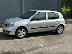 Grå Begagnad 2007 Renault Clio R.S. Halvkombi | 28 900 kr (Marknadspris)