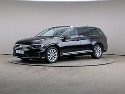 Svart Begagnad 2023 VW Passat Executive Kombi | 339 000 kr (Marknadspris)