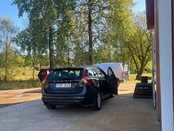 Grå Begagnad 2014 Volvo V60 Momentum Kombi | 80 000 kr (Marknadspris)
