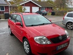 Röd Begagnad 2003 Toyota Corolla Kombi | 18 000 kr (Marknadspris)