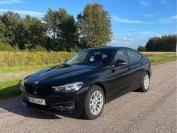 Svart Begagnad 2020 BMW 320 Gran Turismo Sport Line Halvkombi | 220 000 kr (Marknadspris)