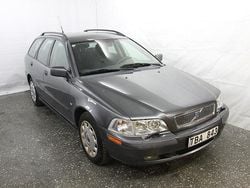 Grå Begagnad 2001 Volvo V40 Kombi | 8 500 kr (Superpris)