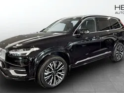 Svart (black) Begagnad 2022 Volvo XC90 Plus SUV | 679 900 kr (Marknadspris)