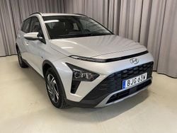 Grå Begagnad 2022 Hyundai Bayon Essential SUV | 184 700 kr (Marknadspris)