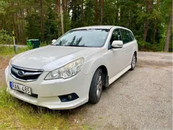 Vit Begagnad 2010 Subaru Legacy Kombi | 49 000 kr (Bra pris)
