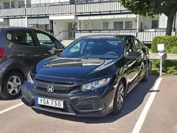 Svart Begagnad 2018 Honda Civic Halvkombi | 127 000 kr (Marknadspris)