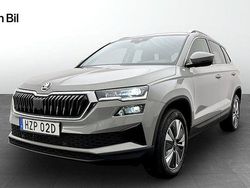 Grå Begagnad 2023 Skoda Karoq Style SUV | 314 900 kr (Marknadspris)
