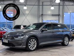 Mörk grå (indium grey metallic) Begagnad 2016 VW Passat Executive Kombi | 148 900 kr (Marknadspris)