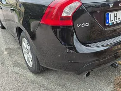 Svart Begagnad 2014 Volvo V60 Kinetic Kombi | 119 000 kr (Marknadspris)