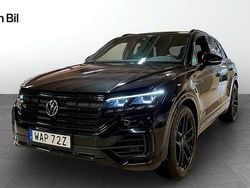 Svart (grenadilla black metallic) Begagnad 2023 VW Touareg R SUV | 619 000 kr (Superpris)