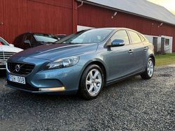 Blå Begagnad 2014 Volvo V40 Kombi | 109 900 kr (Marknadspris)