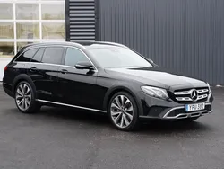 Svart (obsidiansvartmetallic) Begagnad 2019 Mercedes E220 Premium Kombi | 289 000 kr (Bra pris)