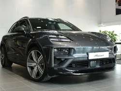 Grå Begagnad 2024 Porsche Macan Turbo SUV | 1 425 000 kr (Marknadspris)