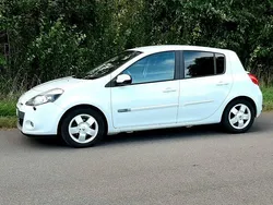 Vit Begagnad 2013 Renault Clio IV R.S. Halvkombi | 28 000 kr (Superpris)