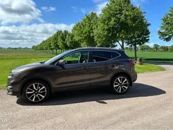 Brun Begagnad 2018 Nissan Qashqai SUV | 175 000 kr (Marknadspris)