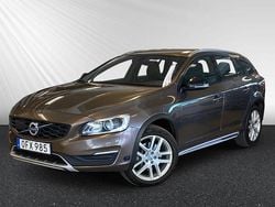 Brun Begagnad 2016 Volvo V60 CC Summum Kombi | 184 900 kr (Bra pris)