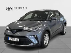 Grå Begagnad 2022 Toyota C-HR Active SUV | 279 000 kr (Marknadspris)