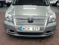 Grön Begagnad 2004 Toyota Avensis Kombi | 29 900 kr (Marknadspris)