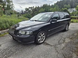 Svart Begagnad 2001 Volvo V70 Kombi | 9 000 kr (Superpris)